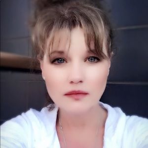 Meet your Posher, Tori ann